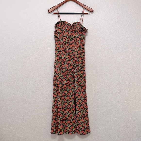 Elliatt Floral Regal Cinch Midi Dress - Picture 4 of 16